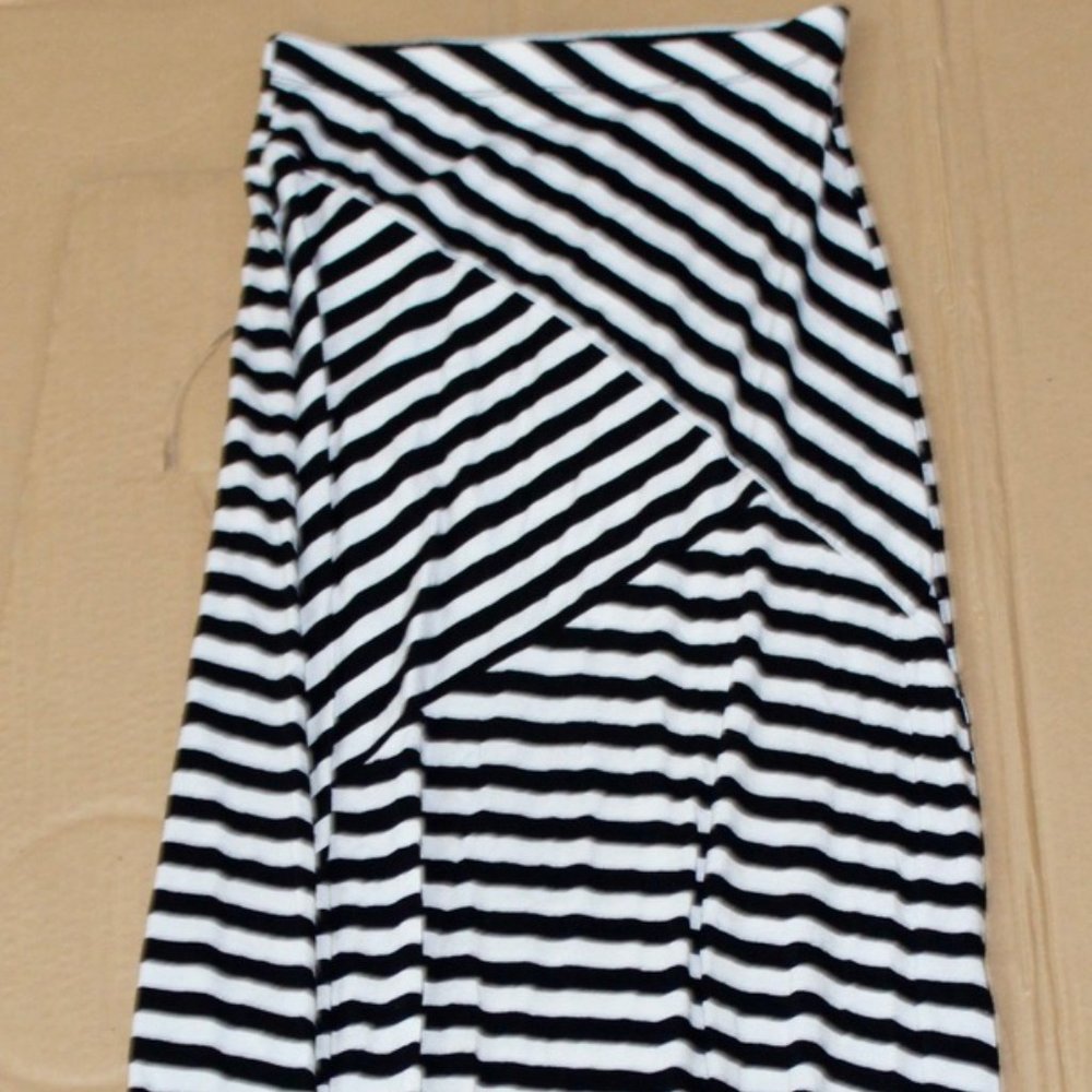 striped skirt
